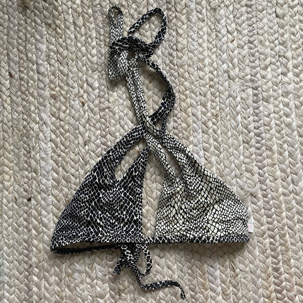 Victoria's Secret Swim Bikini Top with cross
cross front in a snake skin print